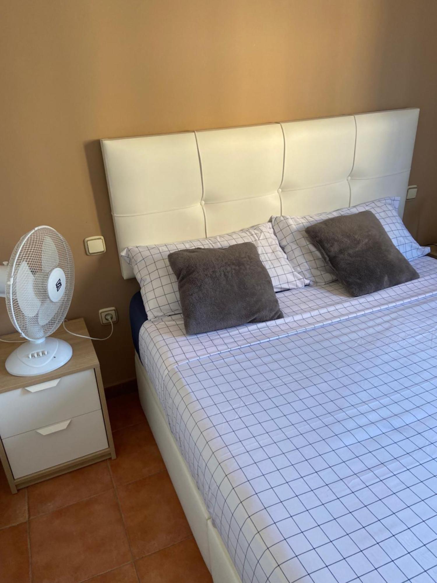 Habitacion Con Cama Matrimonial En Málaga Eksteriør bilde
